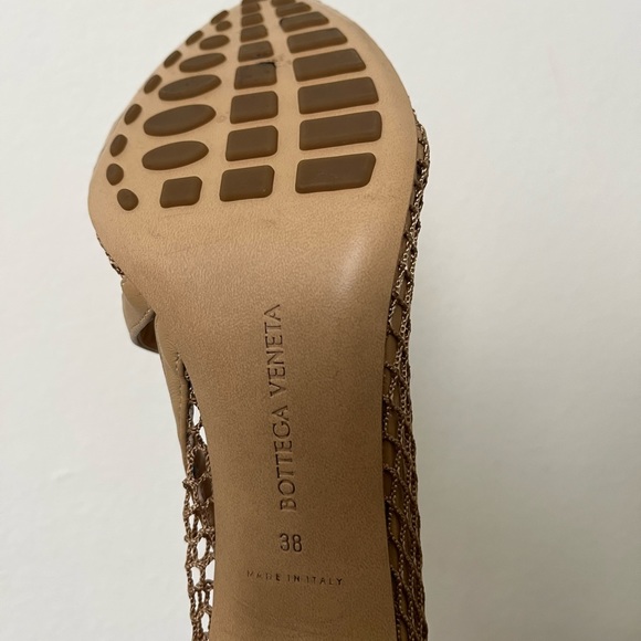 Bottega Veneta Mesh Chain Pump - Picture 9 of 14